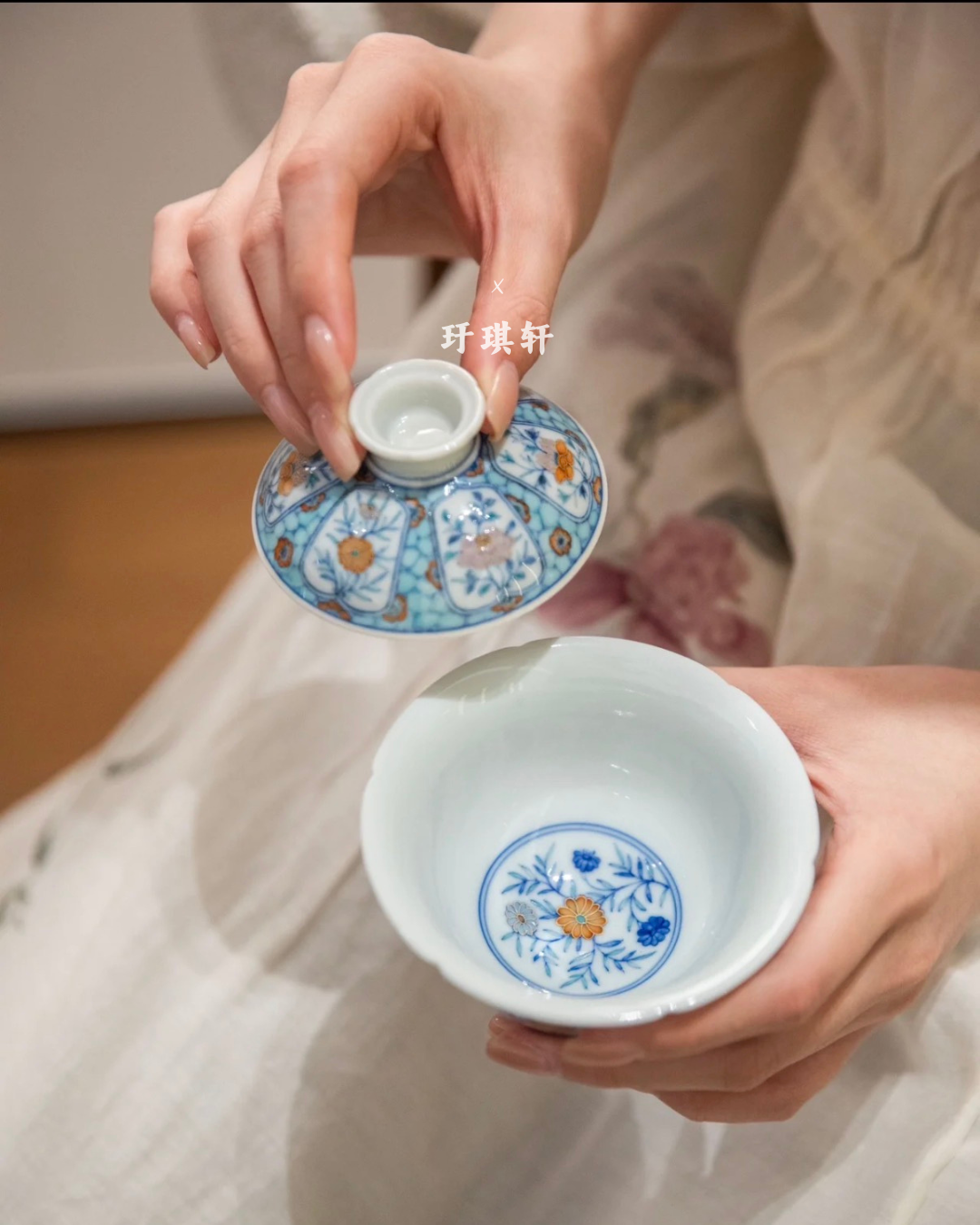 경덕진 명요_우기헌 두채(斗彩) 육면창 훼화 개완_玗琪轩_Gaiwan from Jingdezhen Kiln YU QI XUAN