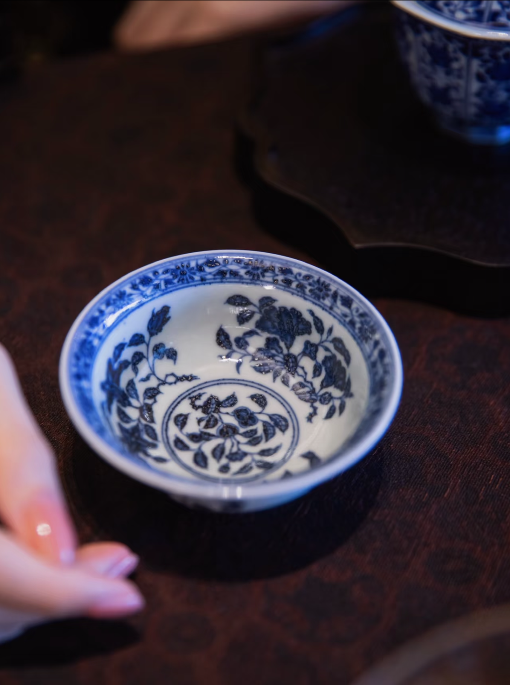 경덕진 청화 명요_화청당 청화(青花) 절지 모란 로식배(折枝牡丹炉式杯)_华青堂_Master tea cup from Jingdezhen Kiln HUA QING TANG