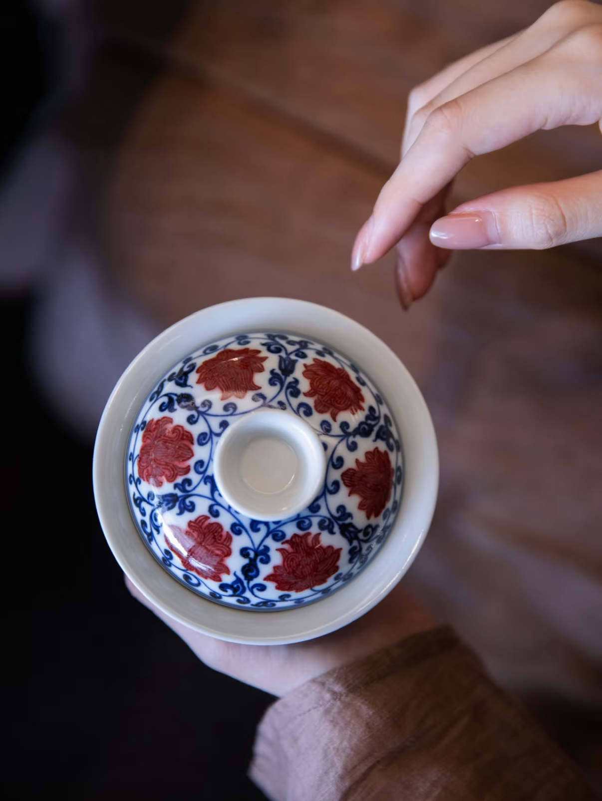 경덕진 두채 명요_이푸(屹朴) 청화유리홍 연화당초문(缠枝莲) 개완_Gaiwan from Jingdezhen Kiln YI PU