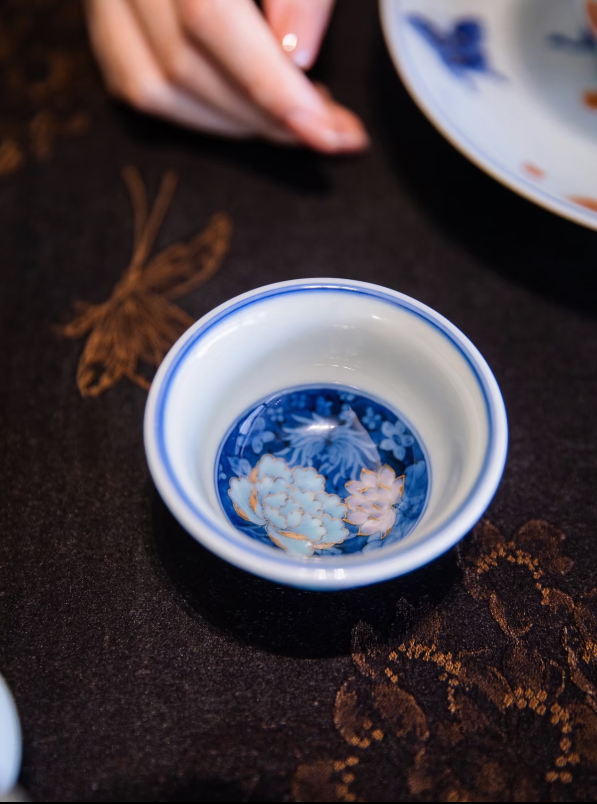 경덕진 두채 명요_우기헌 두채(斗彩) 만화(万花) 압수배(소)_玗琪轩_Master tea cup from Jingdezhen Kiln YU QI XUAN