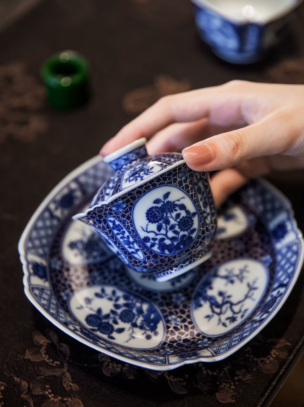 경덕진 청화 명요_화청당 청화(青花) 빙매 은묘 팔각 호승_华青堂_ Tea tray from Jingdezhen Kiln HUA QING TANG