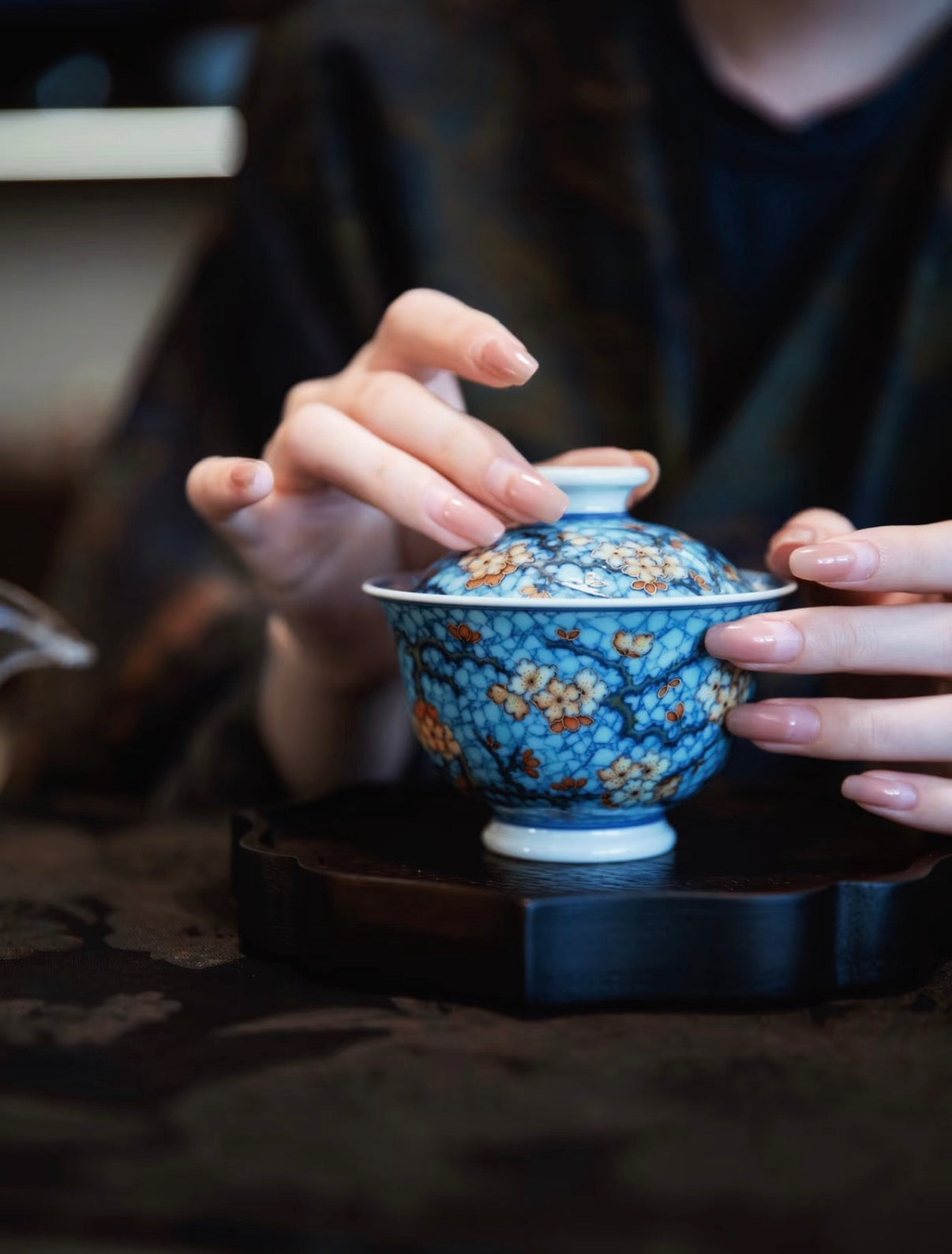 경덕진 두채 명요_우기헌 두채(斗彩) 호수록 빙매(湖水绿冰梅) 개완_玗琪轩_Gaiwan from Jingdezhen Kiln YU QI XUAN
