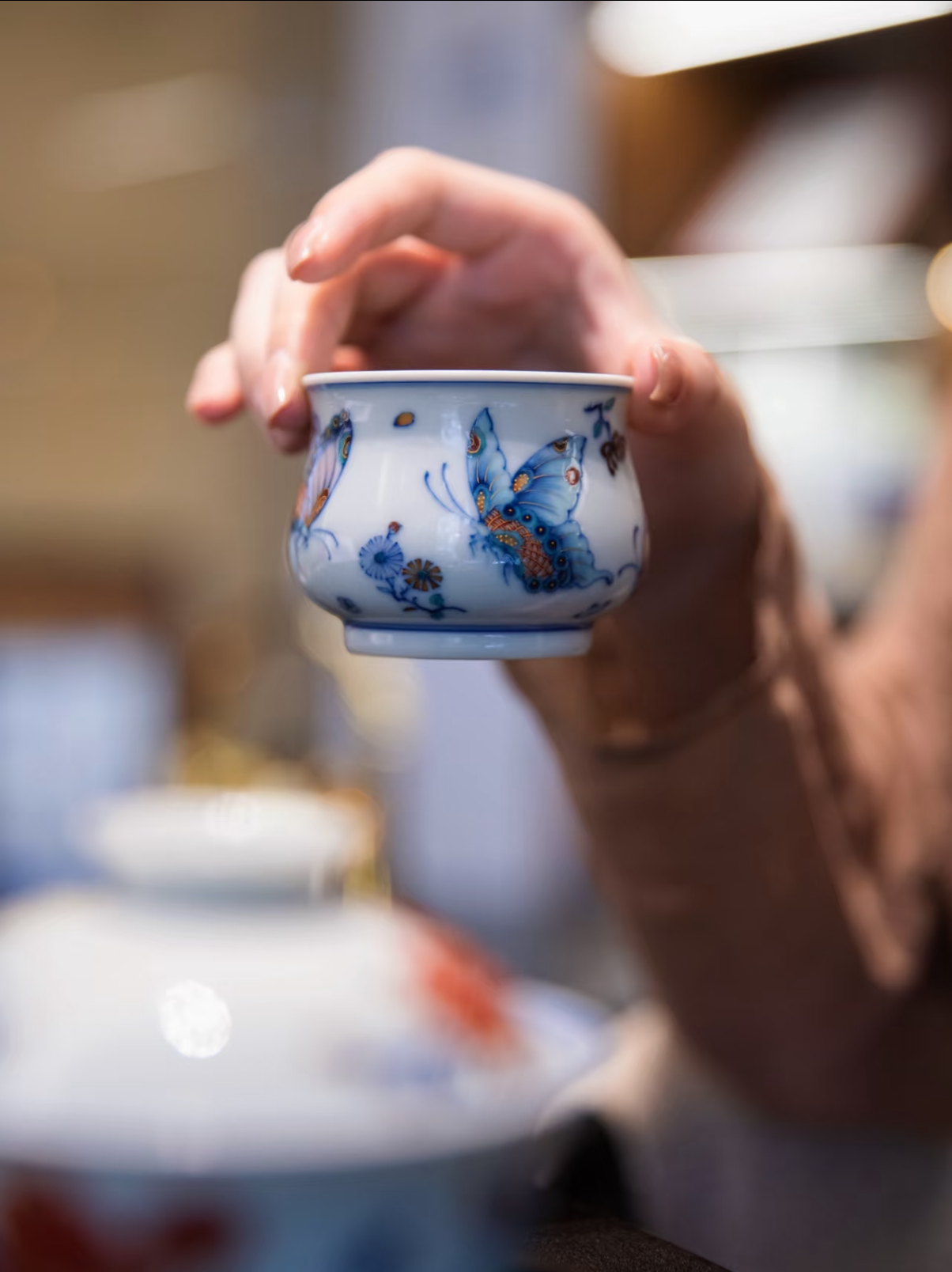 경덕진 두채 명요_우기헌 두채(斗彩) 나비잔_玗琪轩_Master tea cup from Jingdezhen Kiln YU QI XUAN