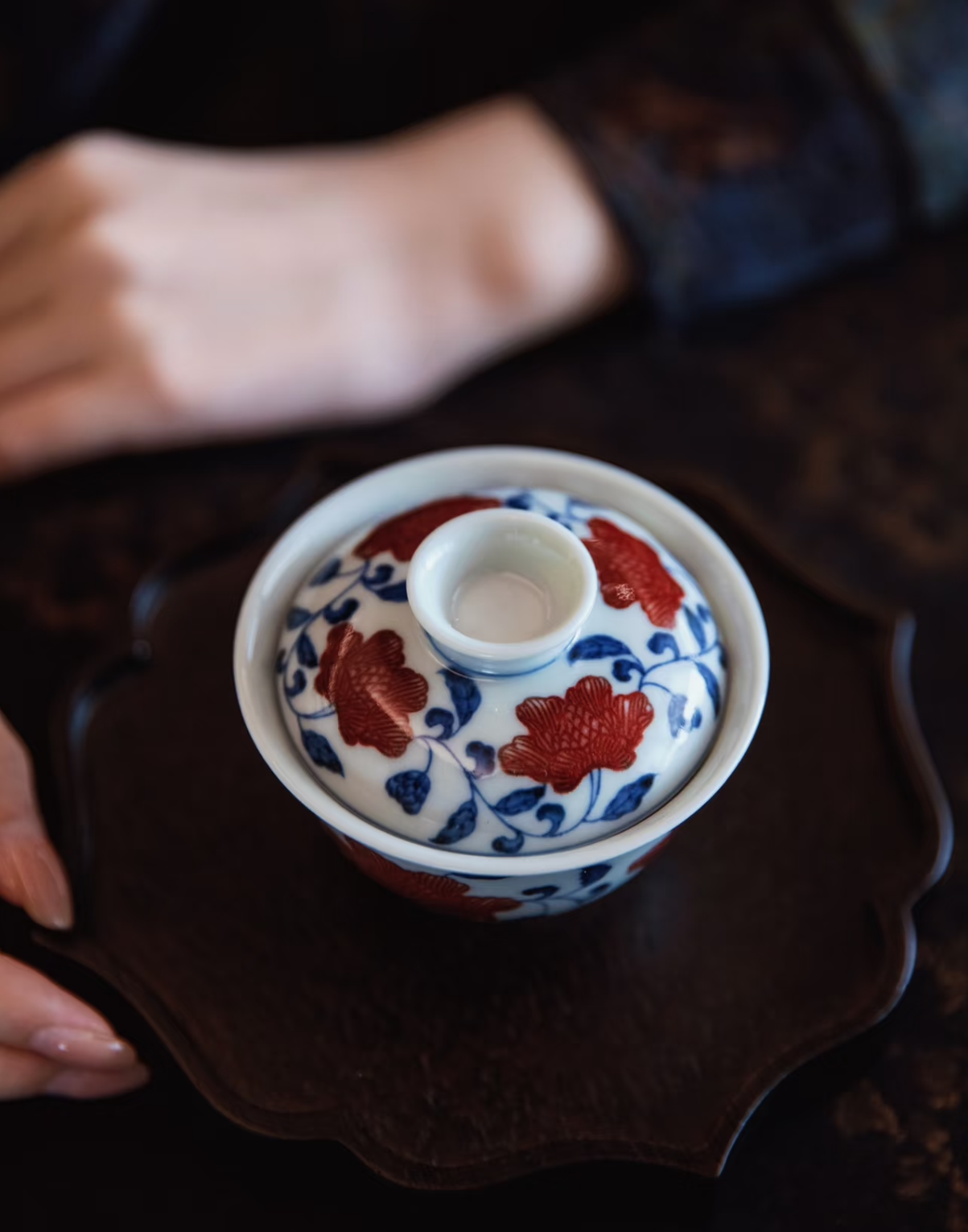 경덕진 청화유리홍 명요_이푸(屹朴) 보상연지문 개완_Gaiwan tea cup from Jingdezhen Kiln YI PU